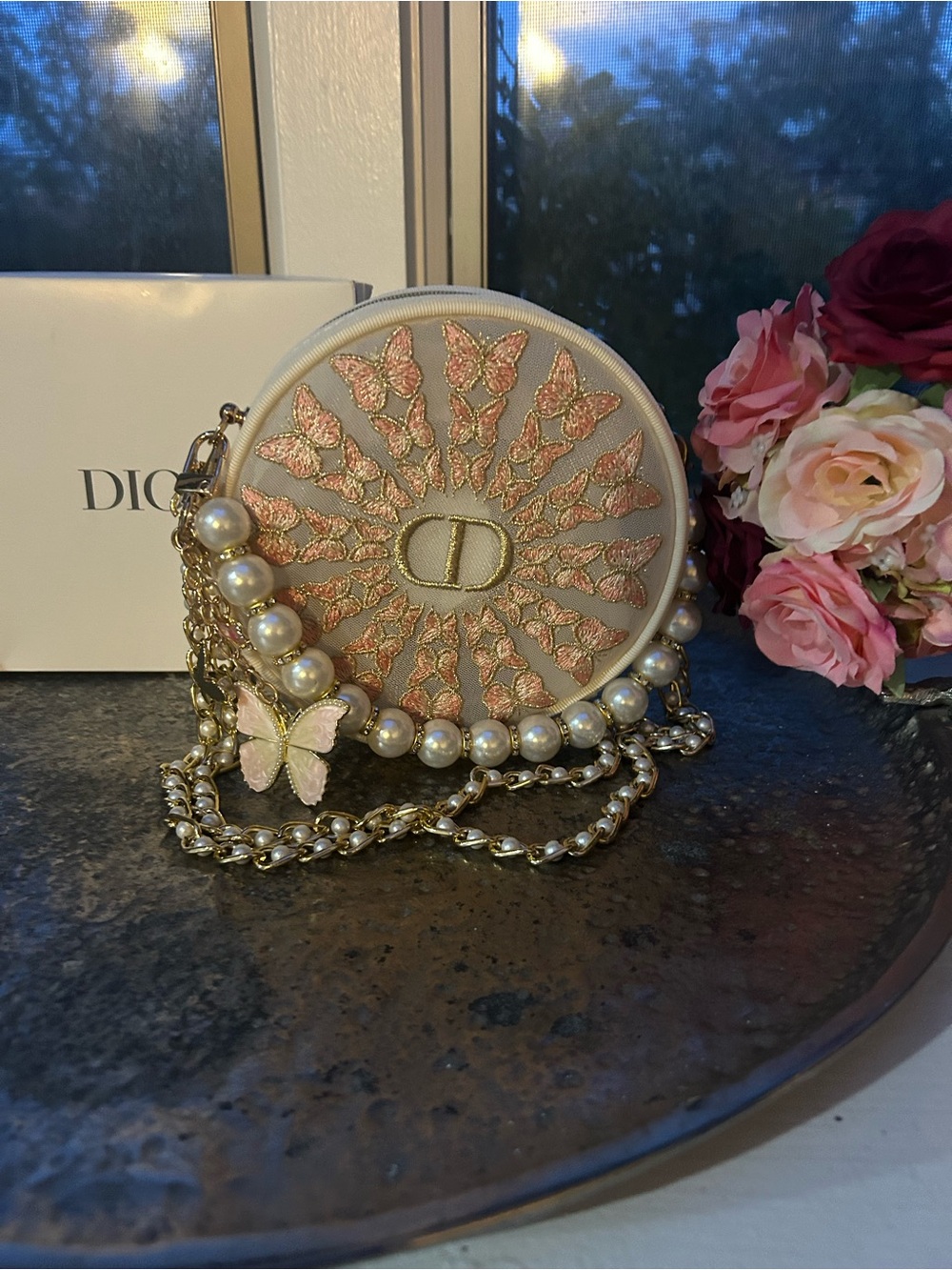 Dior 2026 Spring Limited Edition Butterfly Embroidery Cosmetic
Round Pouch-NIB